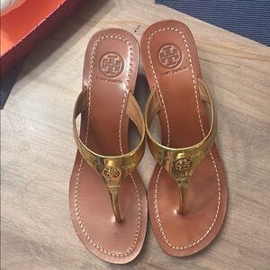EUC Tory Burch Gold 50mm Wedge Thong Sandals - size 8.5